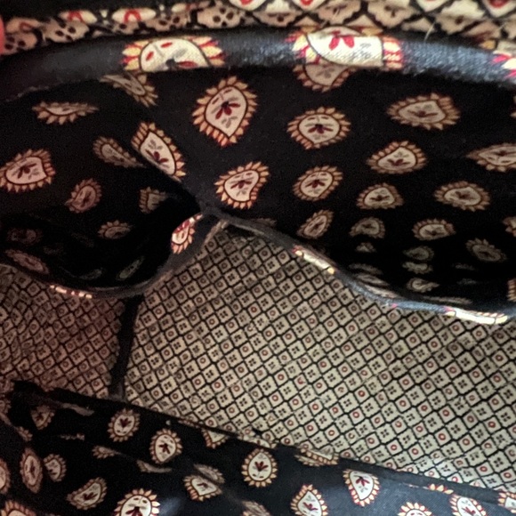 Vera Bradley Black and Cream Patterned Shoulder Bag - Picture 6 of 7